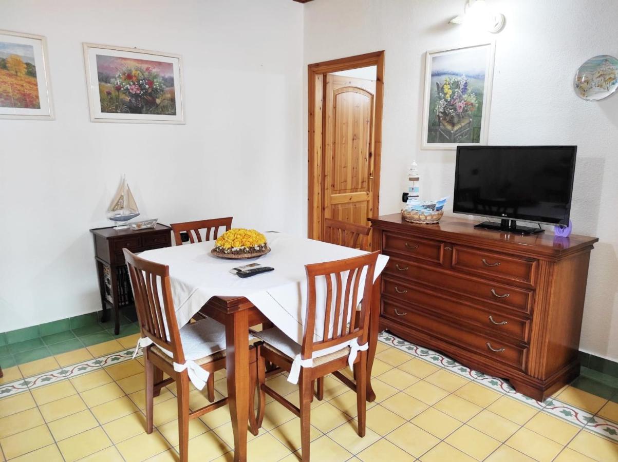 Casa Lupino Appartement Orosei Buitenkant foto