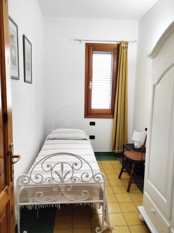 Casa Lupino Appartement Orosei Buitenkant foto